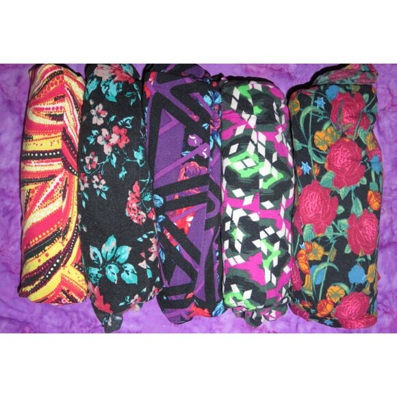 LuLaRoe 5 pairs of Tall and Curvy leggings - Picture 1 of 3